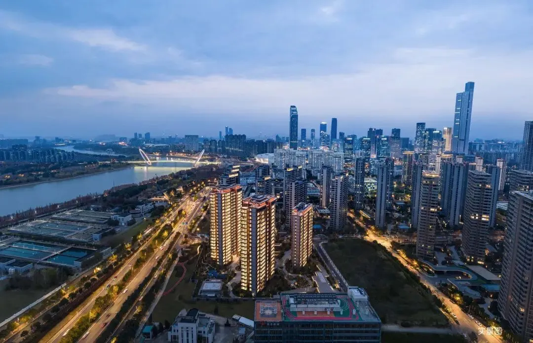 成都[国贸天樾宸颂]营销中心最新发布-最新联系电话-开盘信息-一环稀缺地段新规地标豪宅