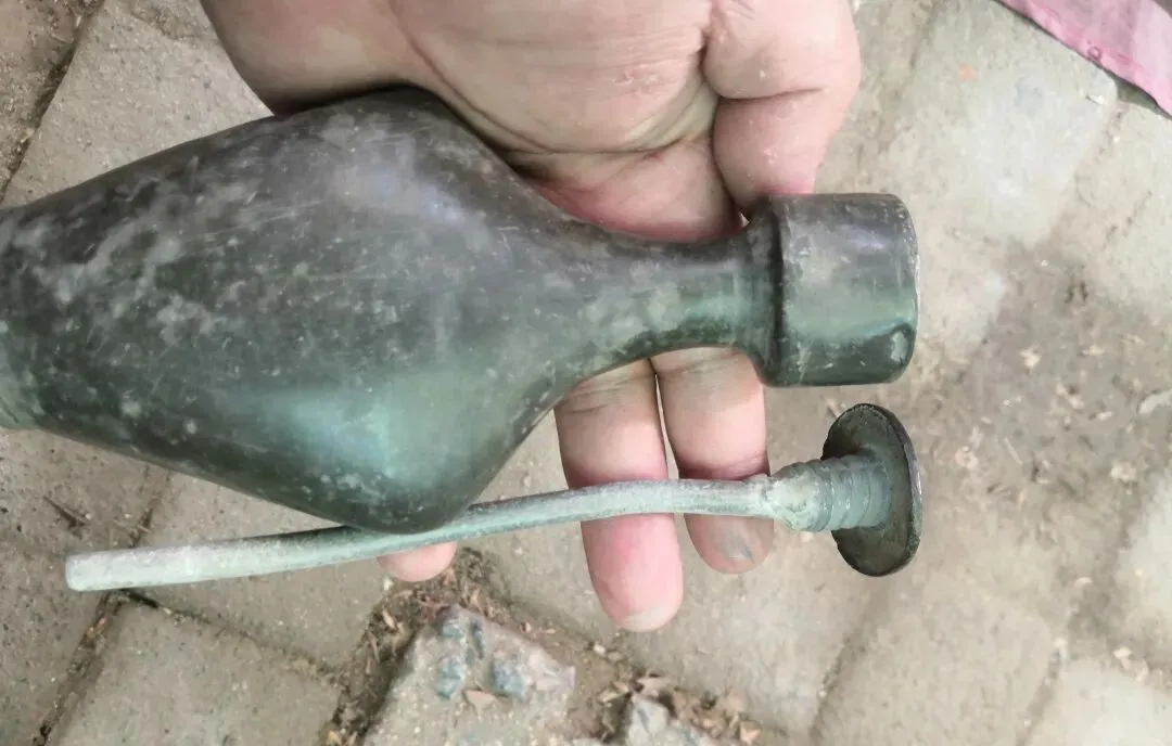 对文玩儿核桃一点也不懂,去了趟古玩市场,我一个外行试着玩核桃