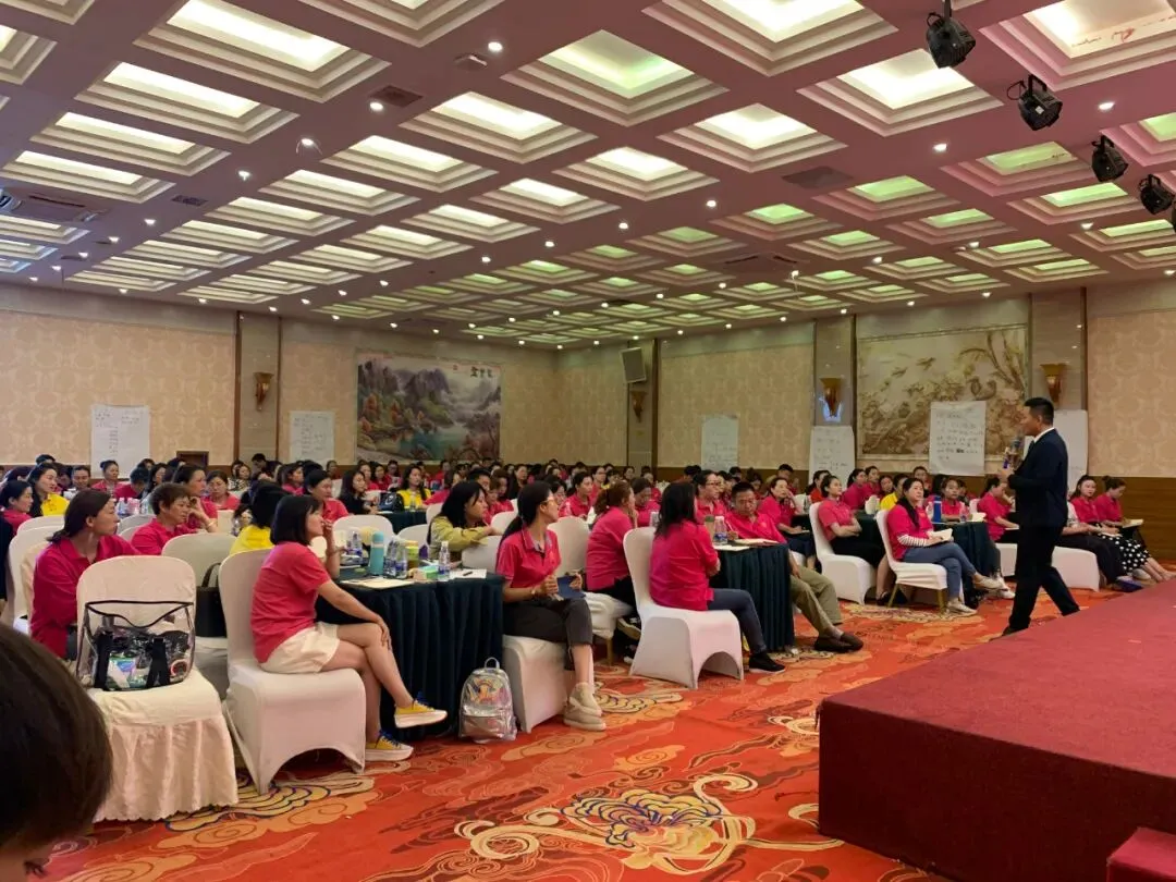 《普通人也能成交,傻瓜式系统打造亿级市场》