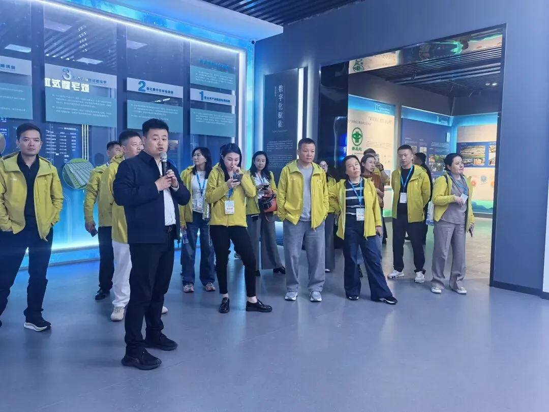 【市场新闻】 “热土·领航”乡村振兴公益计划三期班莅临北京新发地考察交流