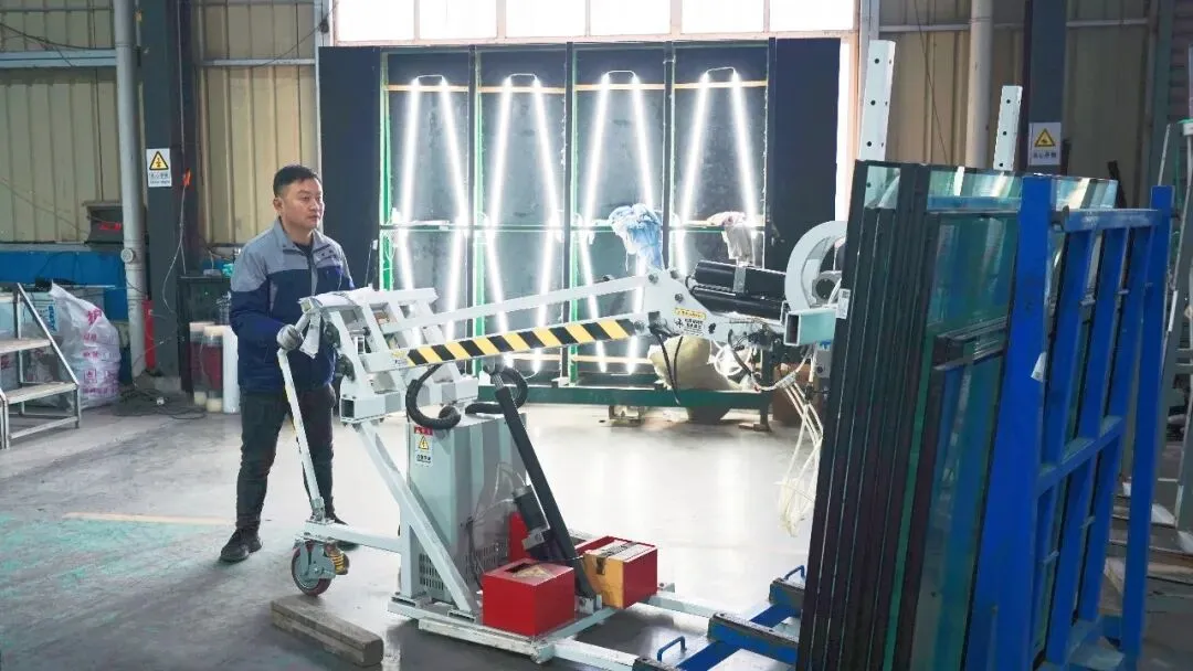 奋进春天里丨市场为王,创新为擎!泰山玻璃“双轨”硬核发展