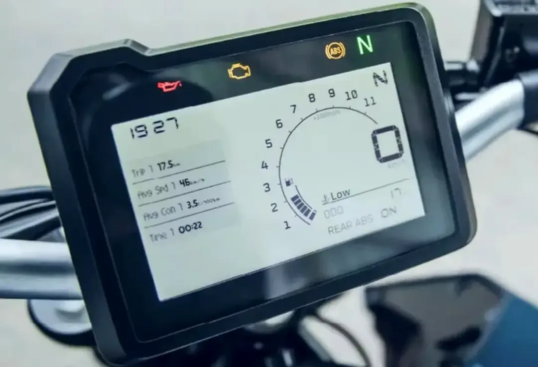 国际市场也卷配置,KTM 160 Duke TFT版本海外上市,仪表还是大屏香