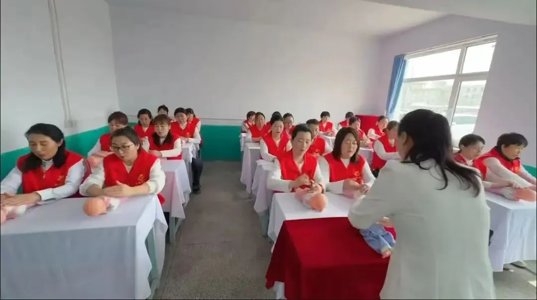 市人大常委会领导莅临义县调研:聚焦零工市场建设,点赞“阳光月嫂”带动再就业