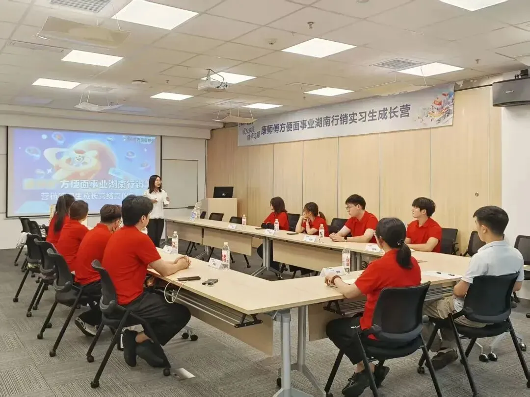 HUTB新力量丨看她如何多元打开“市场营销”️