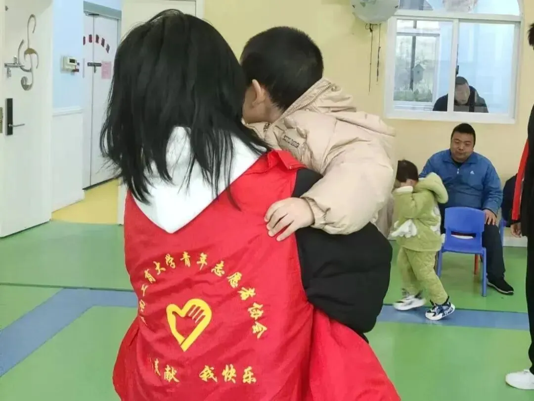 HUTB新力量丨看她如何多元打开“市场营销”️