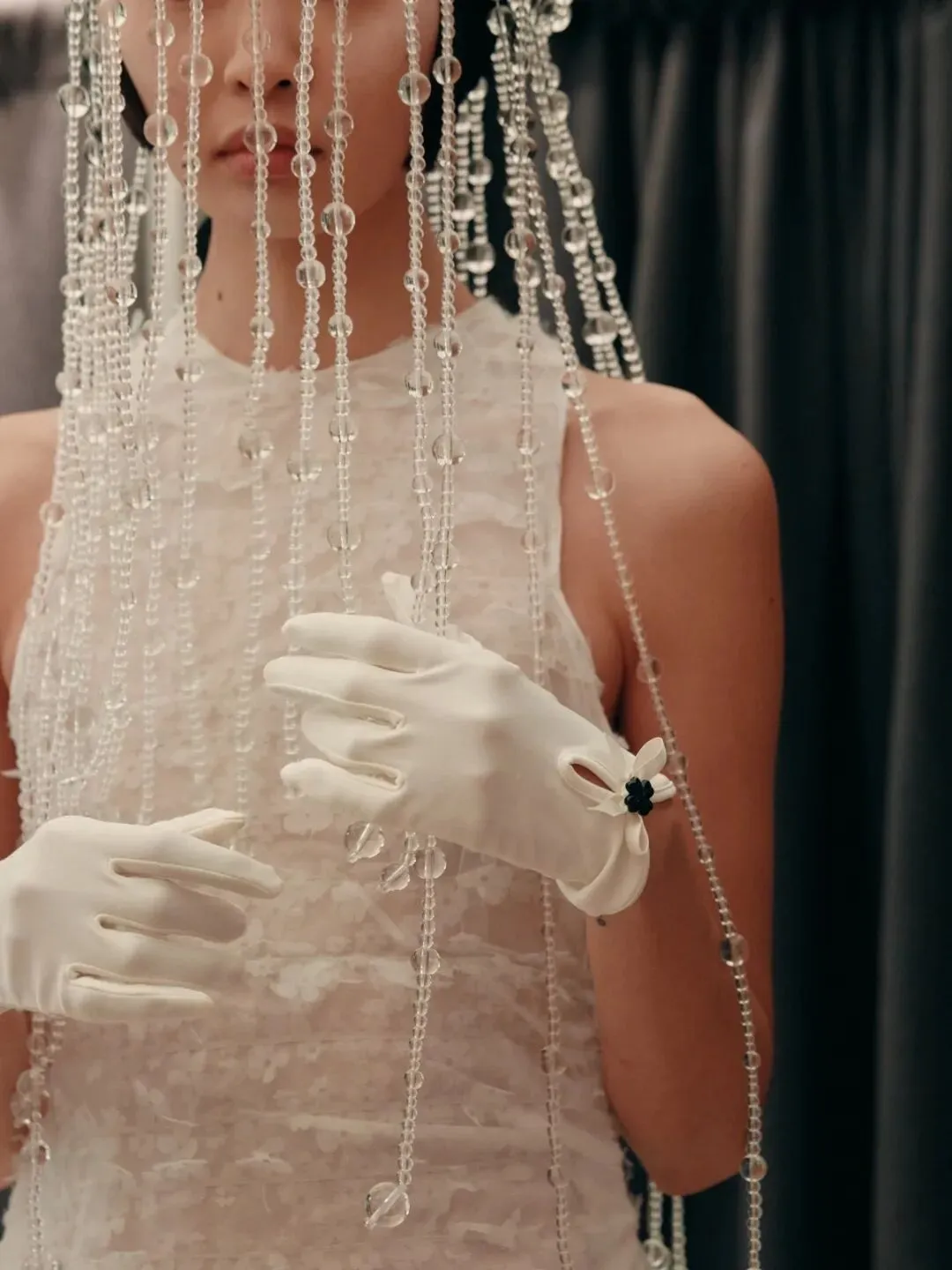 安妮·海瑟薇的裙子是从义乌小商品市场批的吗?