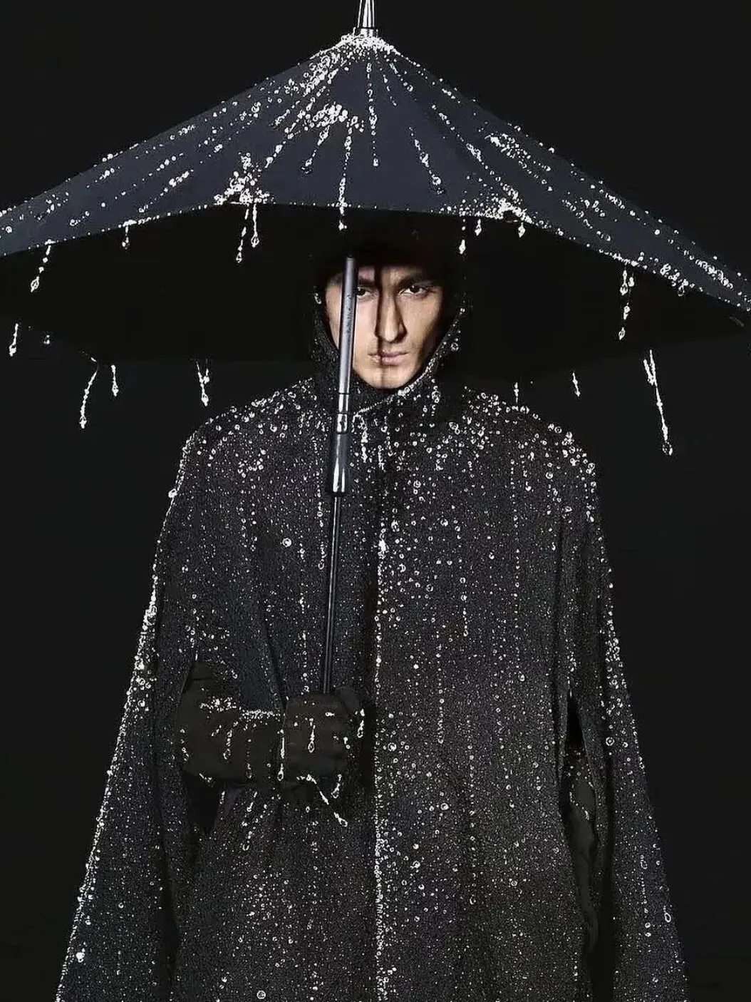 安妮·海瑟薇的裙子是从义乌小商品市场批的吗?