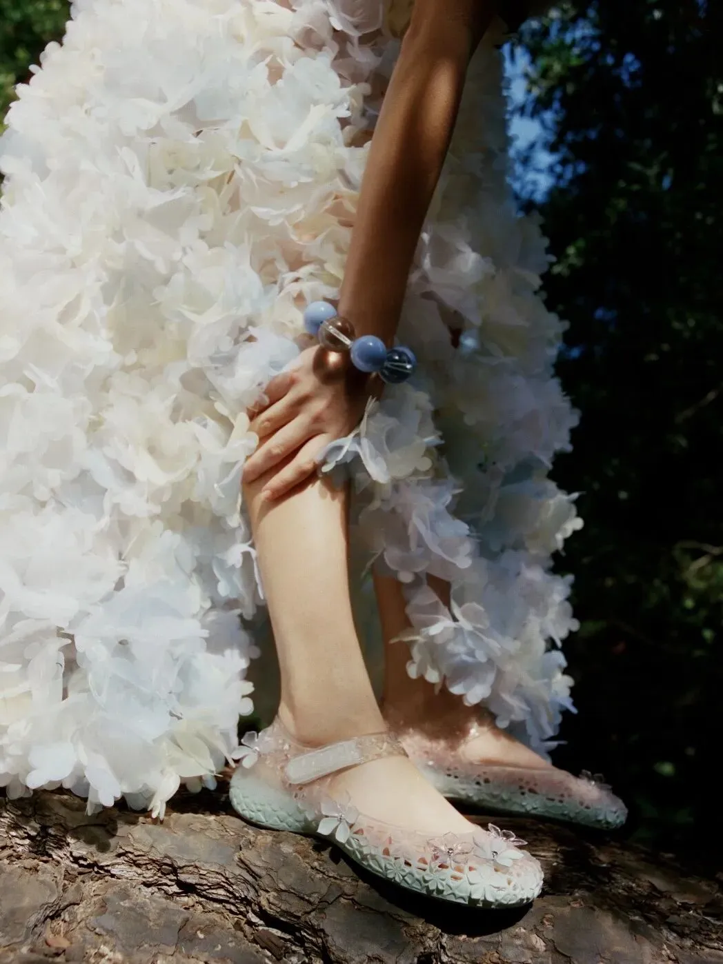 安妮·海瑟薇的裙子是从义乌小商品市场批的吗?