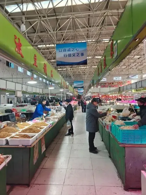 河西vs屯汇市场比价!今天太原哪里买菜最便宜?