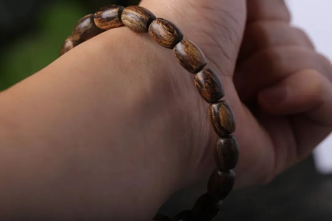 2026沉香市场深度解析:从养生顶流到收藏硬通货,读懂沉香的价值与门道