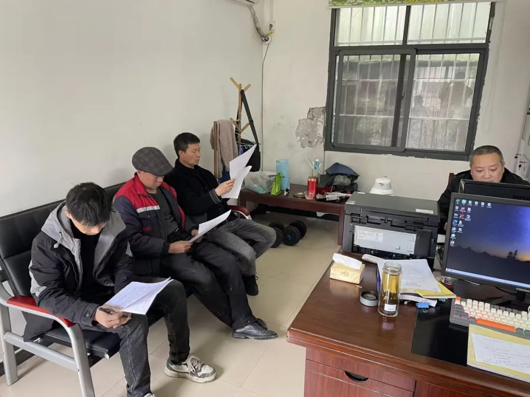 网市市场监管所开展违规低速电动车专项整治工作