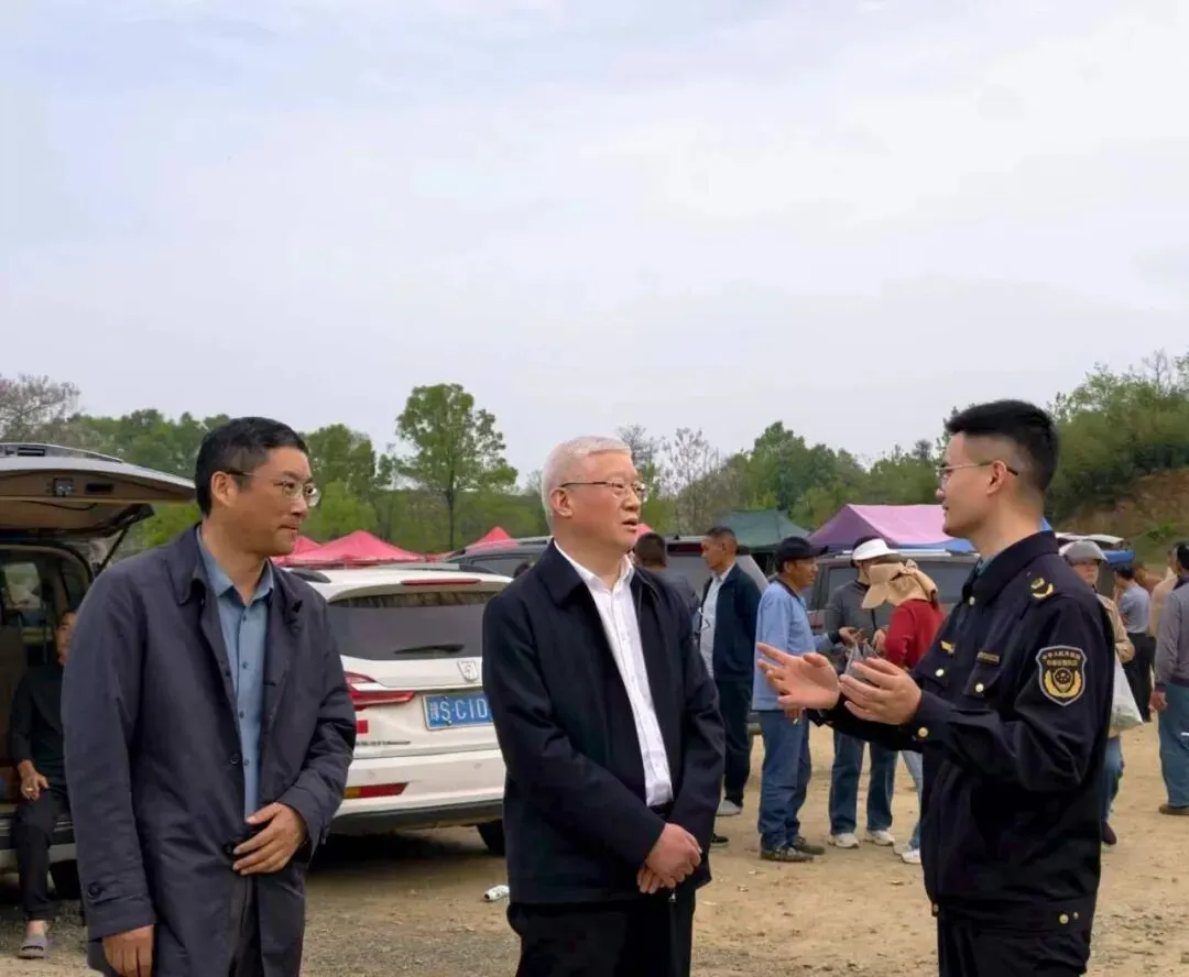 深化春茶市场整治规范“百日行动” 护航信阳茶产业高质量发展——市监管局党组书记黄玉武到主茶区实地调研