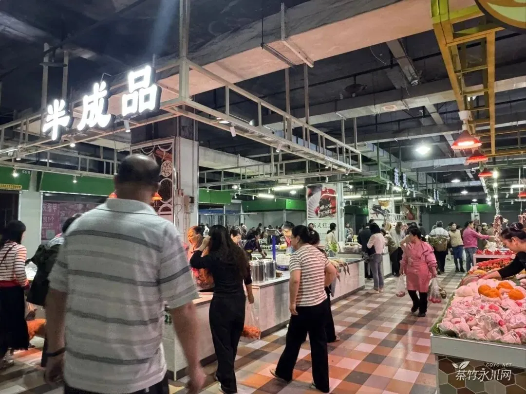 永川新开了一家农贸市场,就在这里…