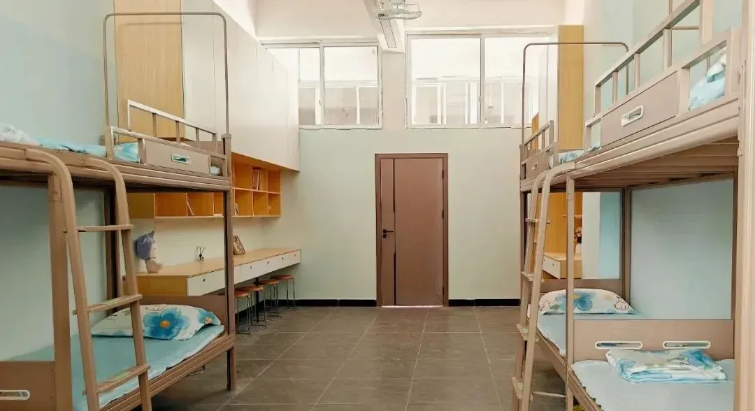 2026年热门专业招生::化妆品制造与营销专业(免分入读)