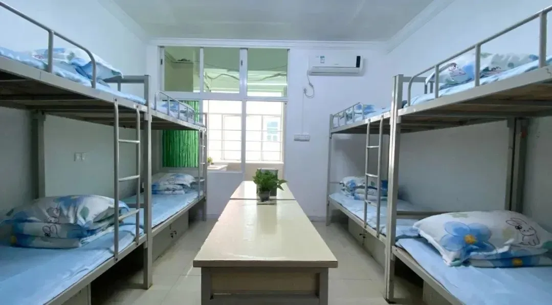 2026年热门专业招生::化妆品制造与营销专业(免分入读)