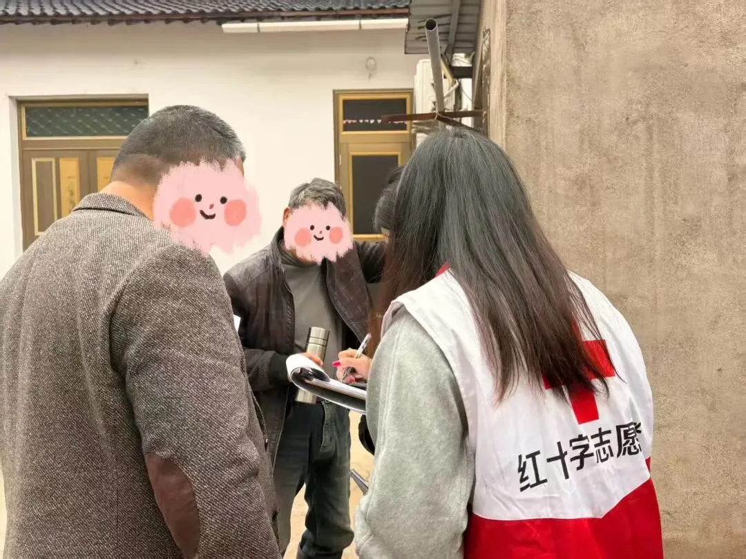 市场营销学生党支部顺利开展第四期红十字扶贫志愿活动