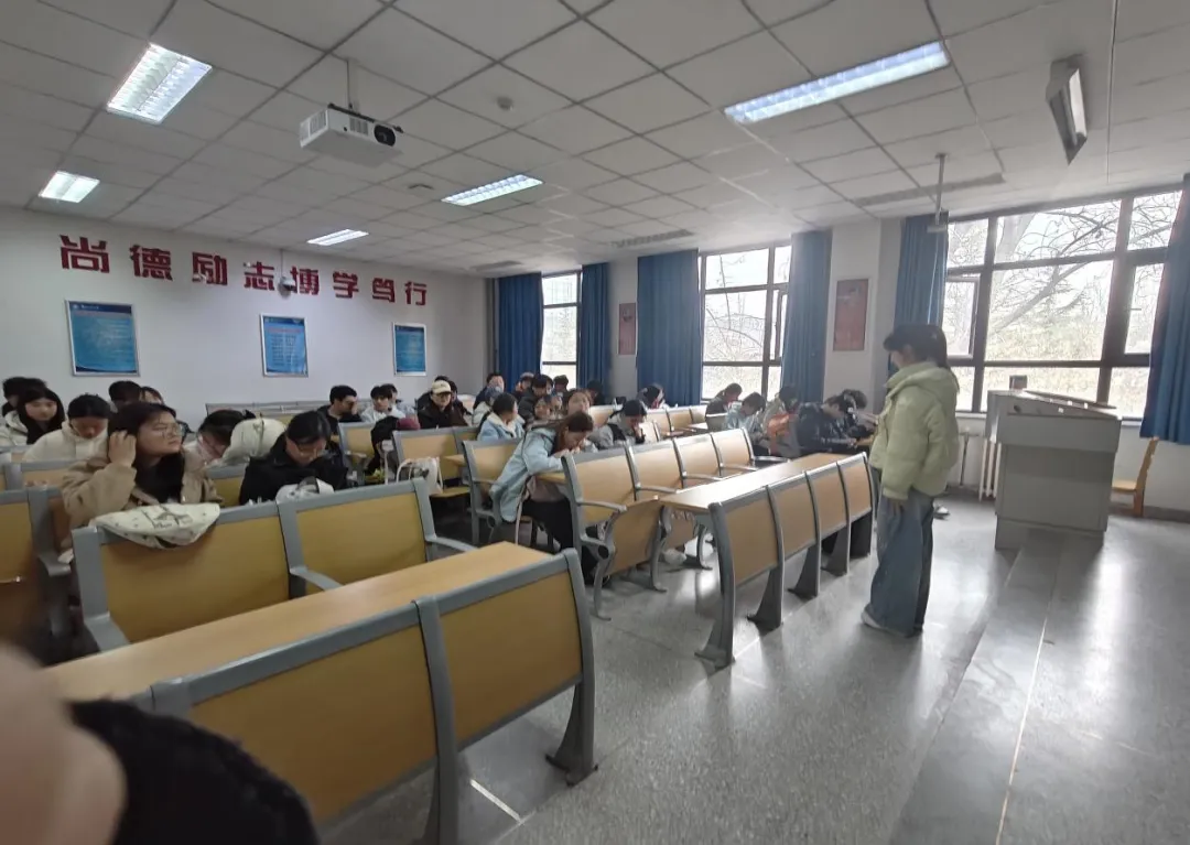 青春铸同心,法治启新程 | 市场营销2401班开展主题团日活动