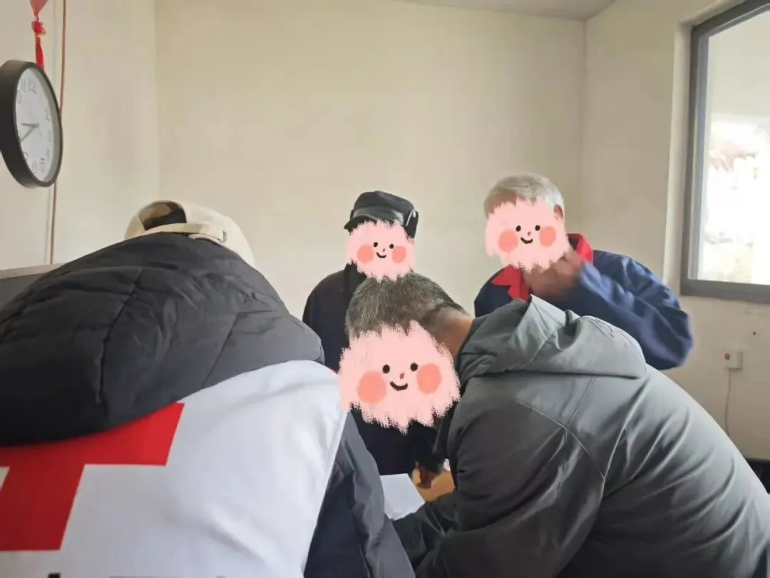 市场营销学生党支部顺利开展第四期红十字扶贫志愿活动