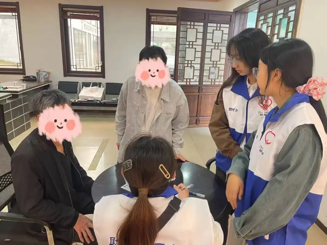 市场营销学生党支部顺利开展第四期红十字扶贫志愿活动