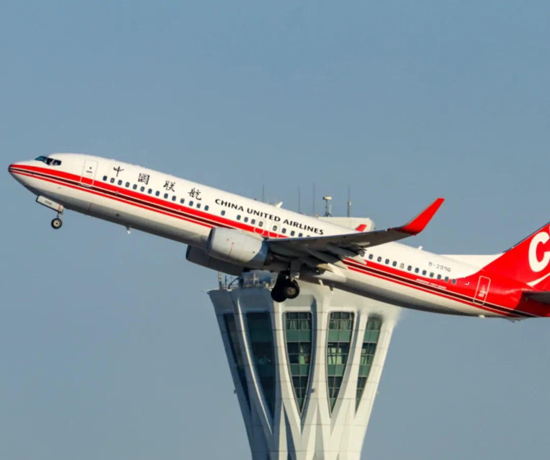 民航市场持续升温 客流航线双增长