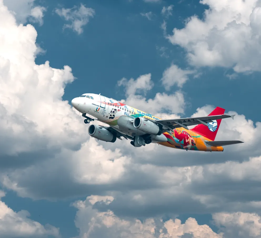 民航市场持续升温 客流航线双增长