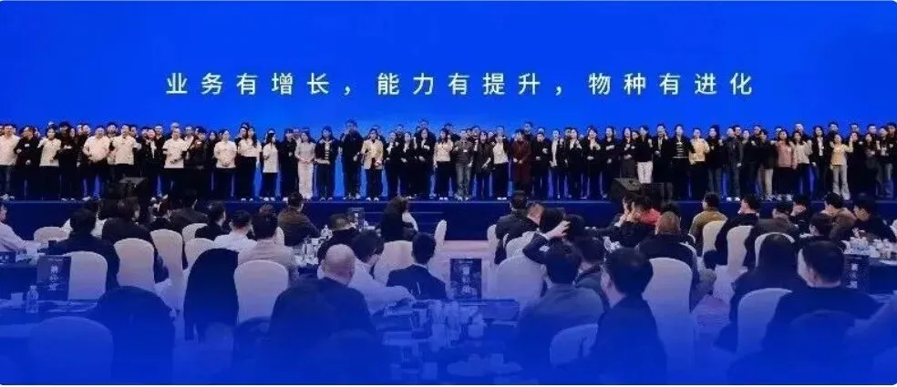 【女装吞并市场:营运部门的慌张】