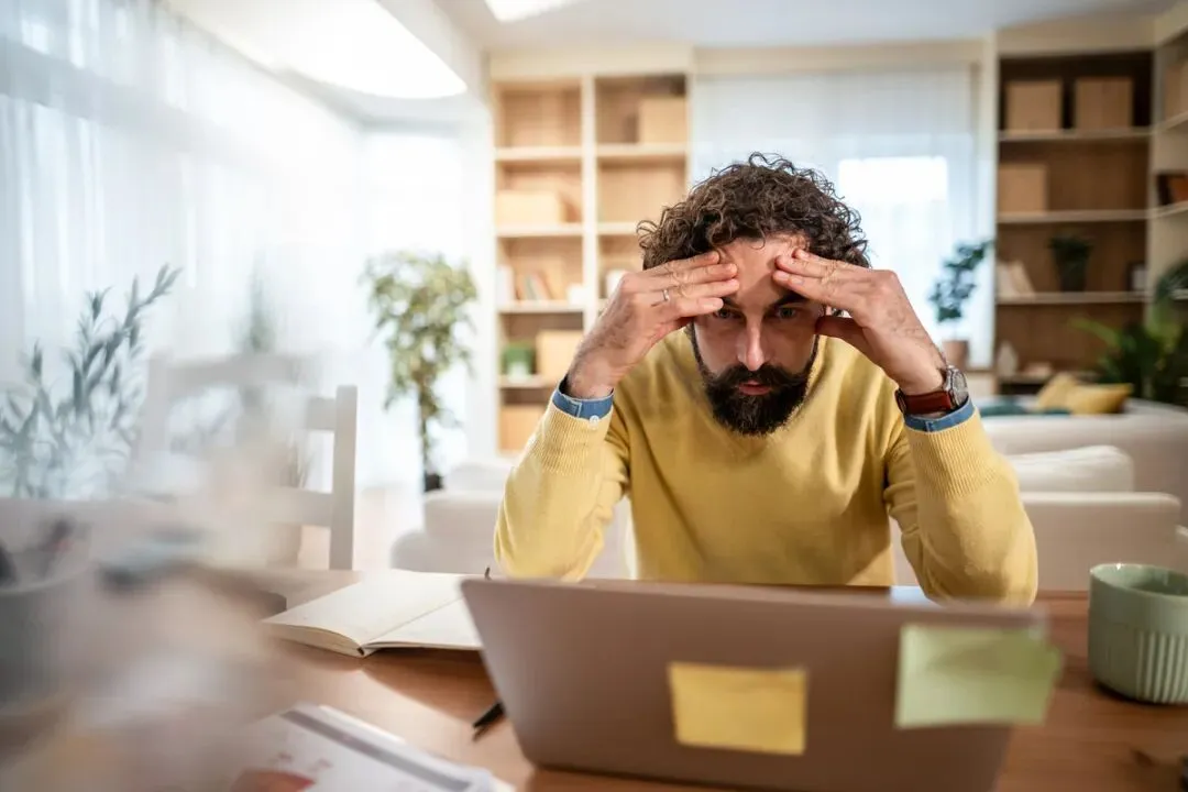 正宏集团干11年的150万年薪营销总监,被董事长女儿贬为12万后勤,当场离职核心团队全跟着走