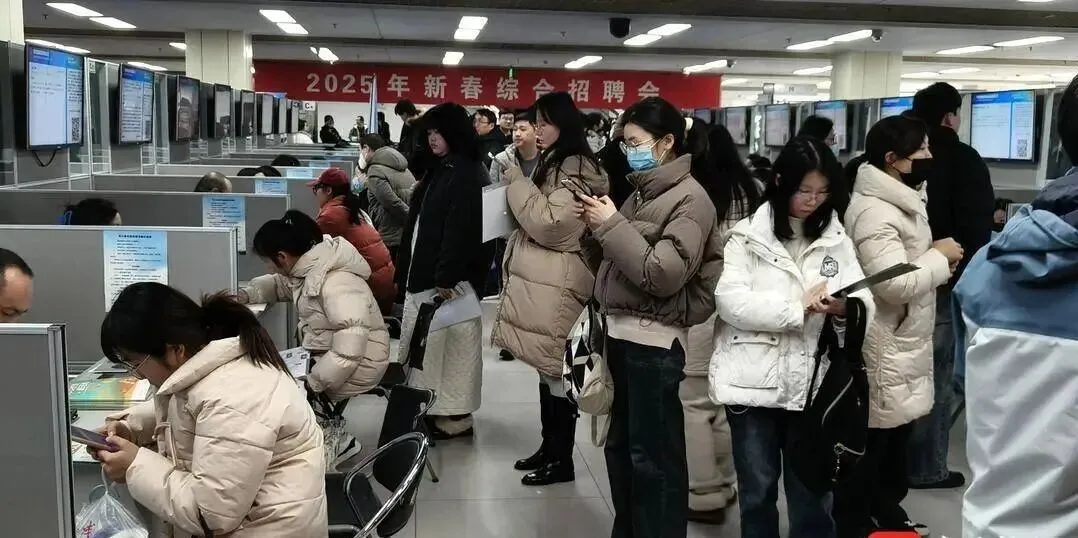 正宏集团干11年的150万年薪营销总监,被董事长女儿贬为12万后勤,当场离职核心团队全跟着走