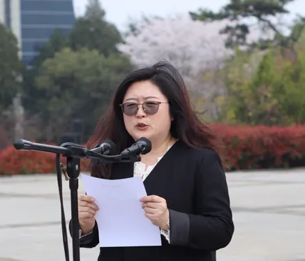 清明祭英烈 青春践誓言|泰州市博日电脑技术学校开展清明祭扫活动!