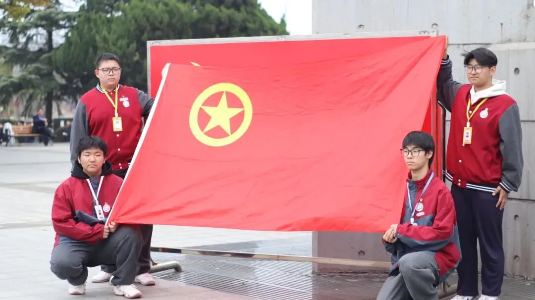 清明祭英烈 青春践誓言|泰州市博日电脑技术学校开展清明祭扫活动!