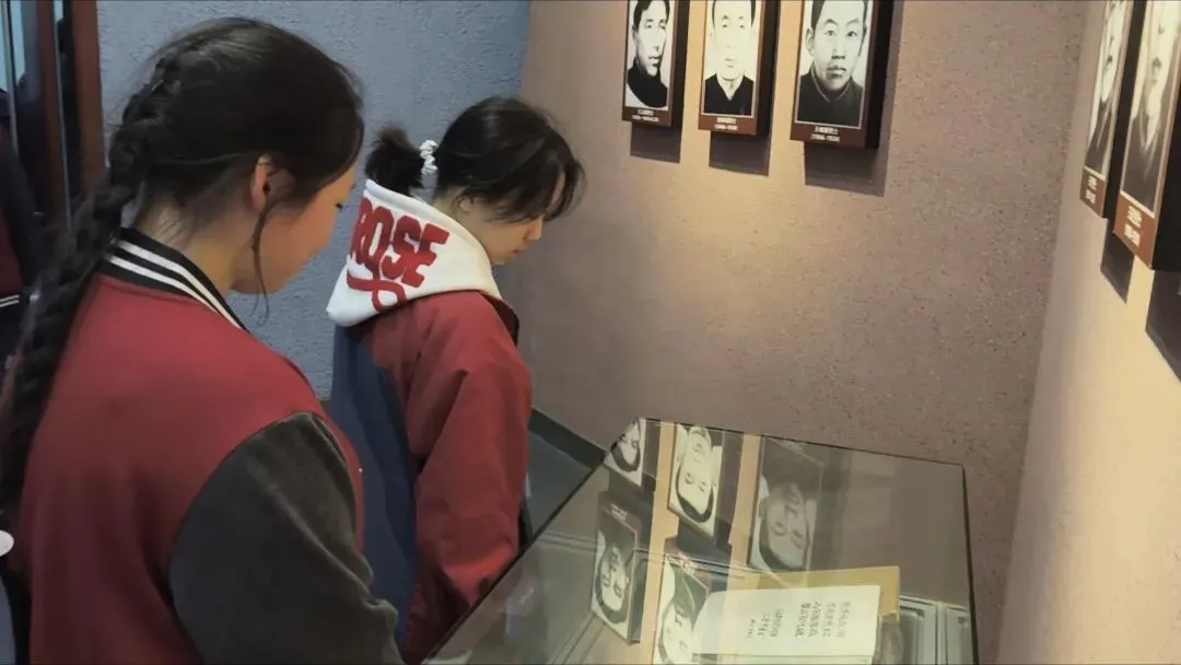 清明祭英烈 青春践誓言|泰州市博日电脑技术学校开展清明祭扫活动!