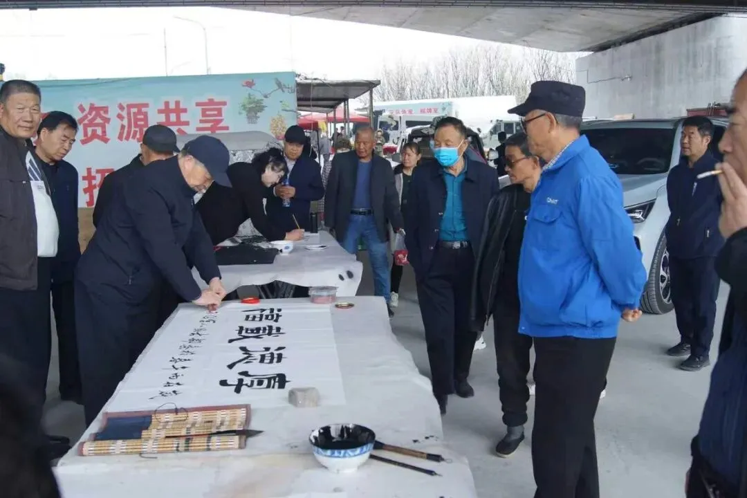 文化惠民走进吉祥花鸟市场