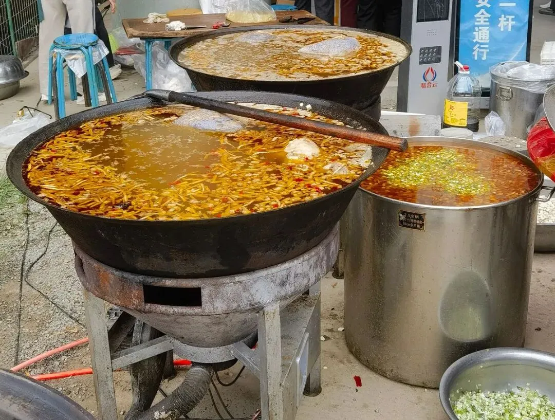 文化惠民走进吉祥花鸟市场