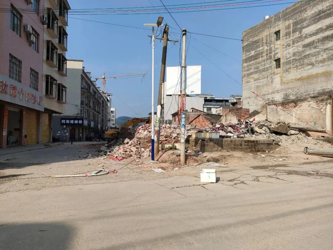 打通市场综合开发梗阻 畅通群众生活交通要道