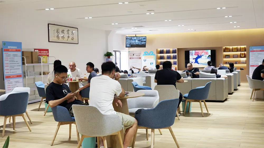 纯电反弹、00后当道,2026新能源市场进入“深水区”