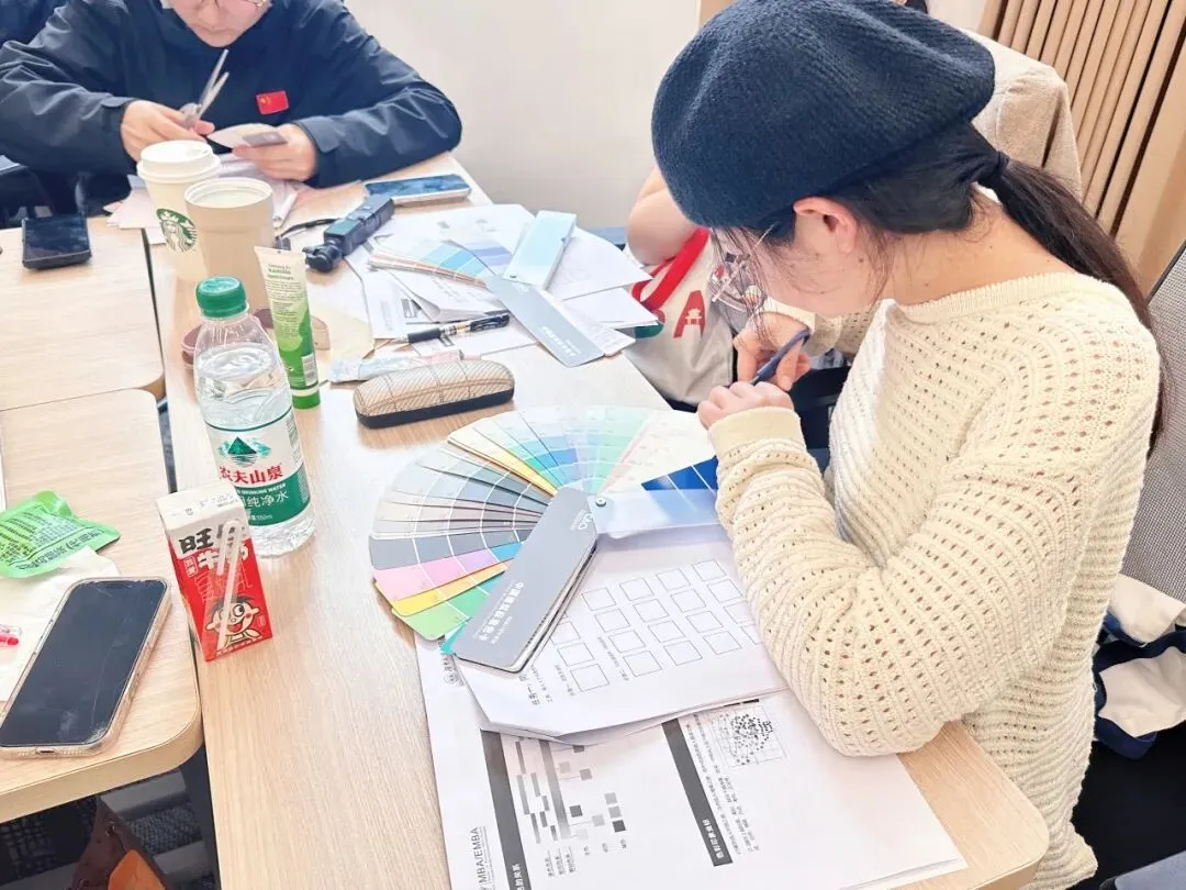 MBA课程报道|色彩赋能营销,设计驱动创新——《色彩营销设计与管理》第一天课程