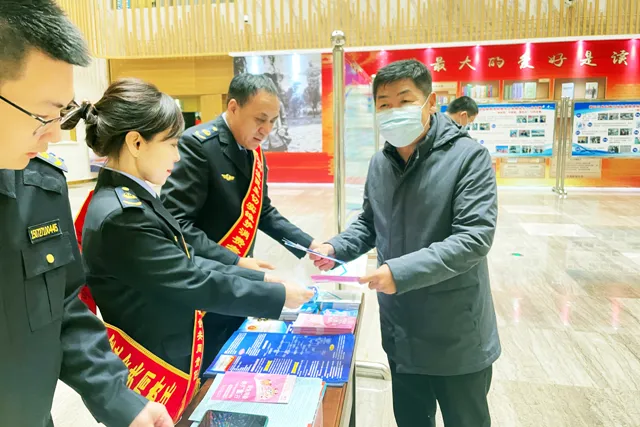 提振消费信心 优化营商环境新巴尔虎右旗市场监督管理局开展2023年“3.15”国际消费者权益日活动