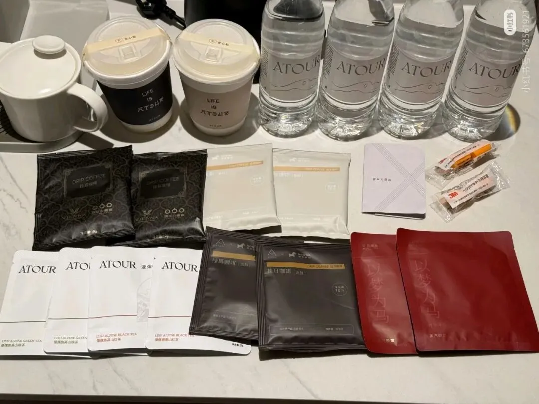 亚朵营销拆解:酒店不赚钱的夜晚,枕头来替你赚