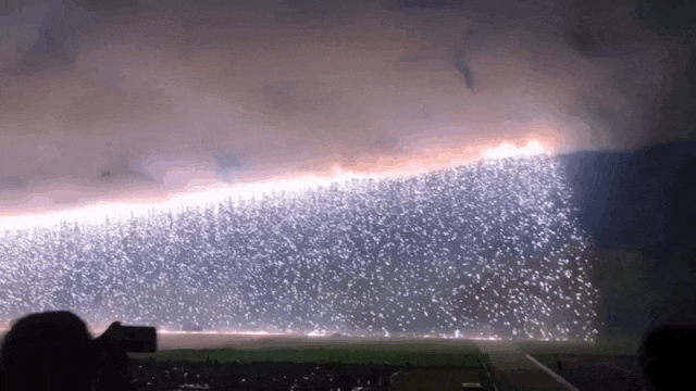 2026延平 [后厂农贸市场]前停车场大型光影瀑布美食.娱乐.游园会4月17日盛大开幕!全场免门票