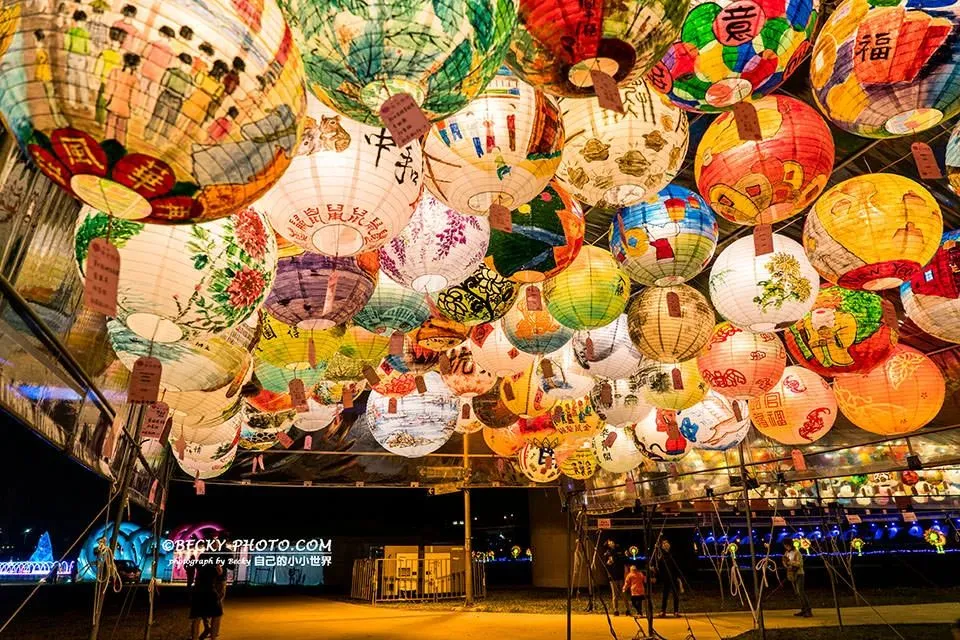 2026延平 [后厂农贸市场]前停车场大型光影瀑布美食.娱乐.游园会4月17日盛大开幕!全场免门票