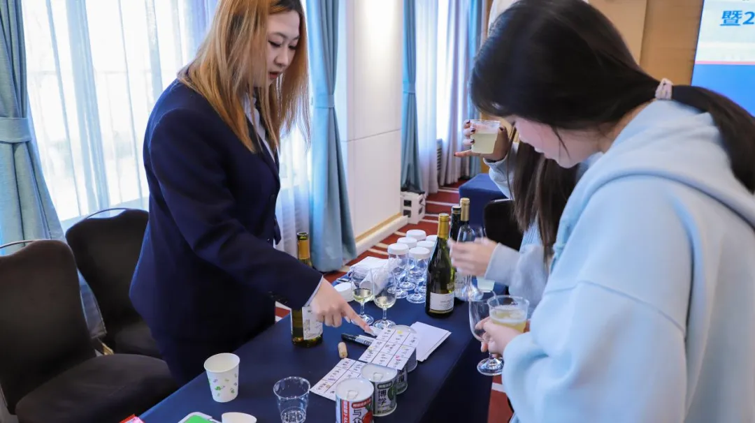 专业建设 | 葡萄酒文化与营销专业举办《毕业设计(主题酒会)》课程成果汇报暨2026届毕业酒会