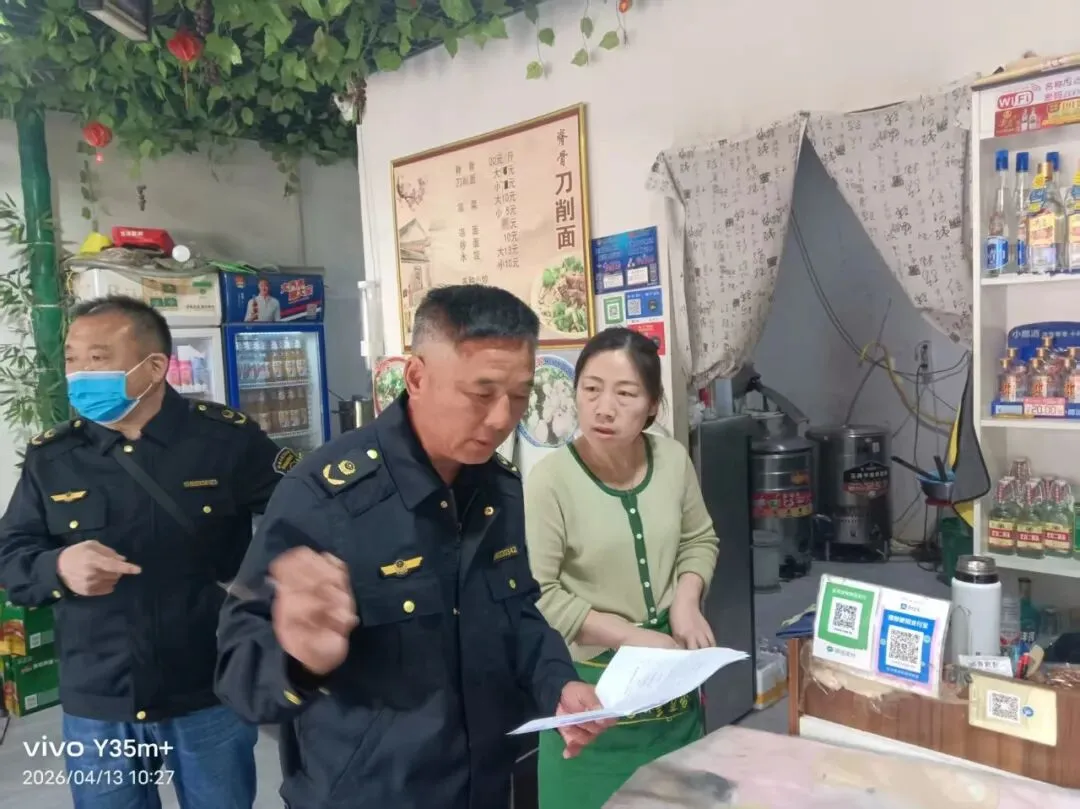 筑牢“舌尖”安全防线 梁堤头市场监管所严查网络餐饮