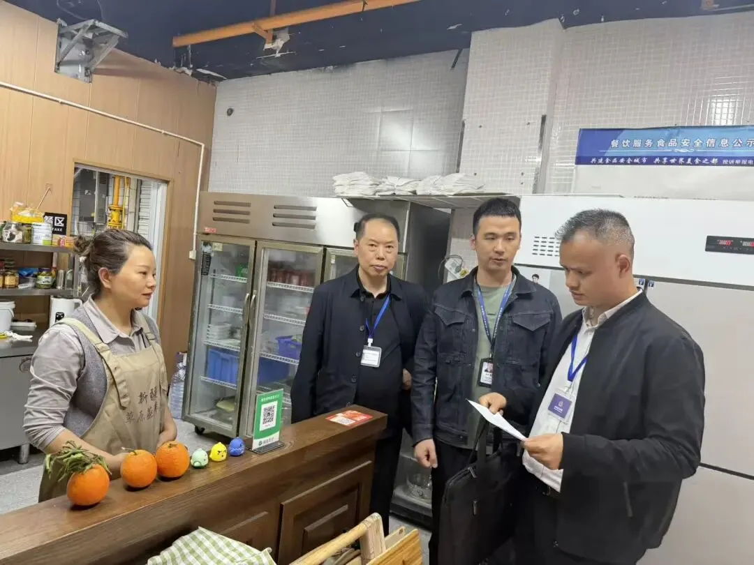 成华市场监管 | 织密“舌尖安全”防护网!开展网络餐饮食品安全专项检查