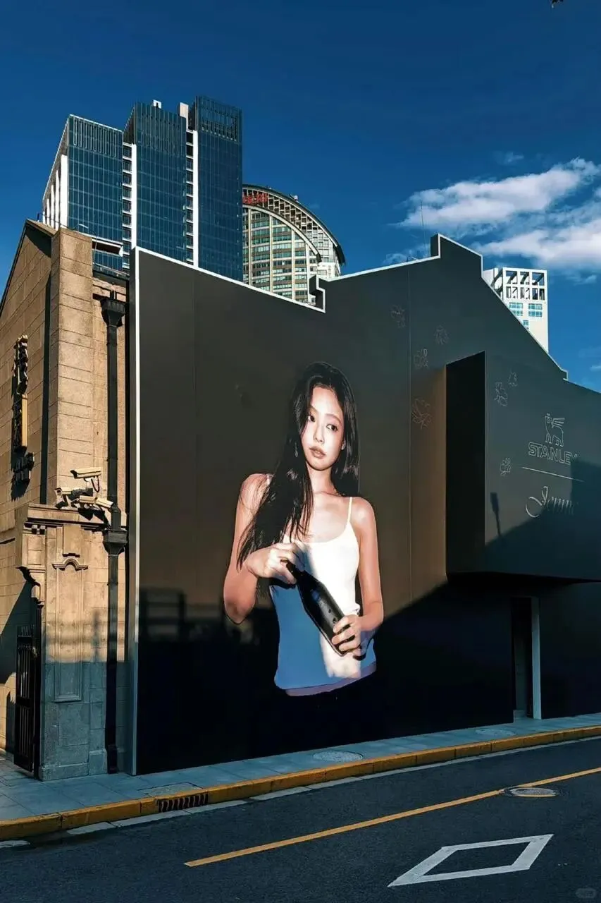 从200万首日销售看MINISO * Jennie:一场被设计好的“欲望转化”