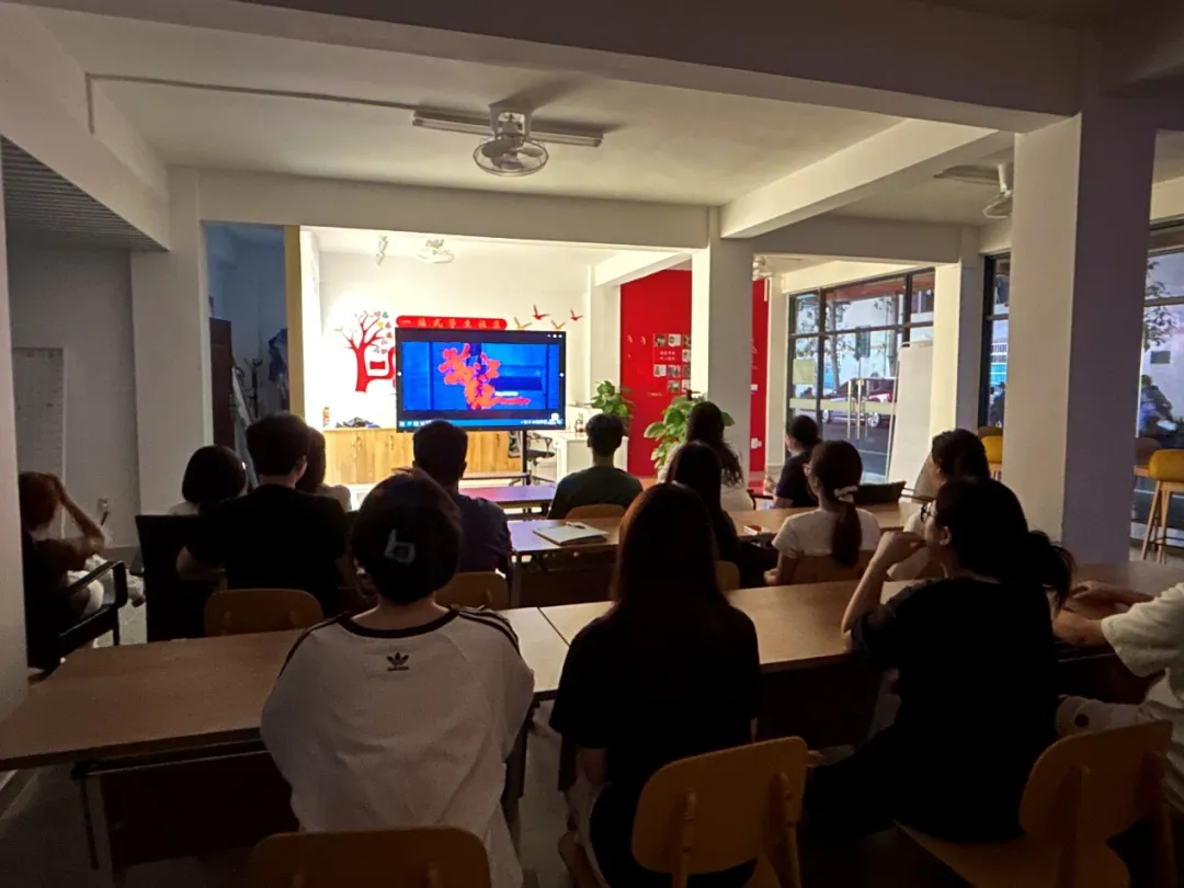 22营销5班(Z)开展爱国主义教育观影活动