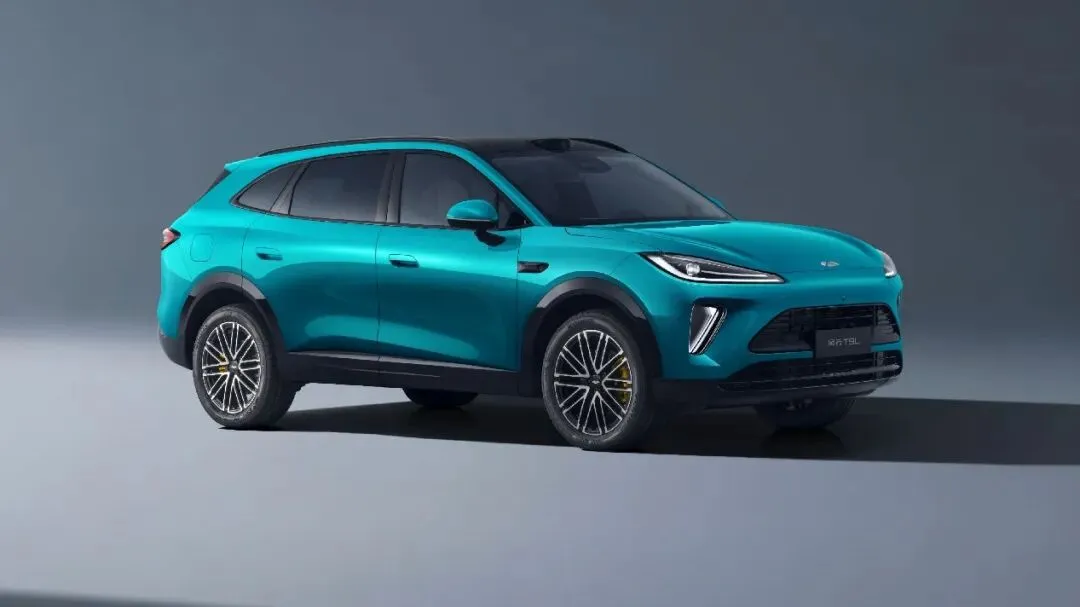 12.99万起杀入中型插混SUV市场!奇瑞风云T9L上市,纯电最高230km