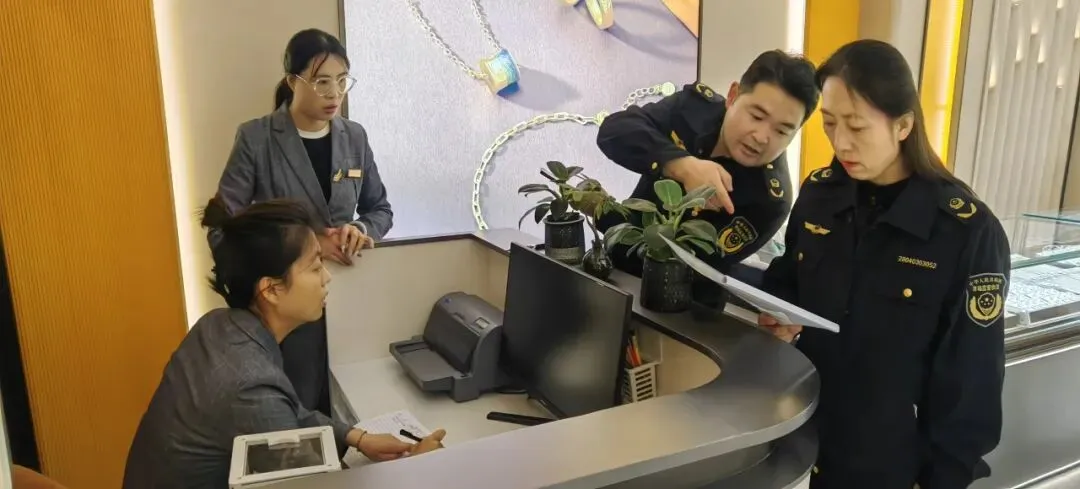 守护计量秩序——靖远县市场监督管理局开展金银首饰计量专项检查