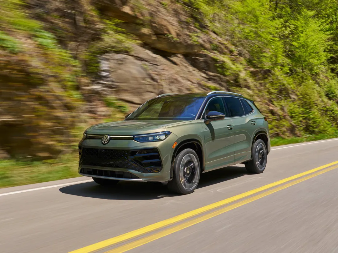 大众中国市场一季度跌15%,全球交付跌4%:中美两大市场正在重写德国车企增长逻辑