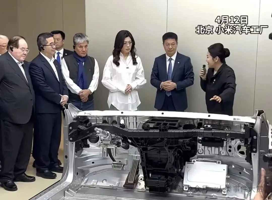 雷军太聪明了:用一座工厂,搞定获客、品牌、政商关系