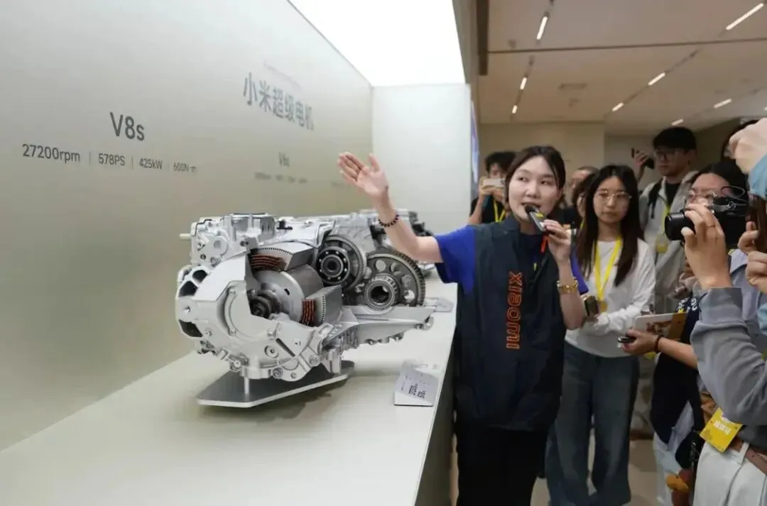 雷军太聪明了:用一座工厂,搞定获客、品牌、政商关系